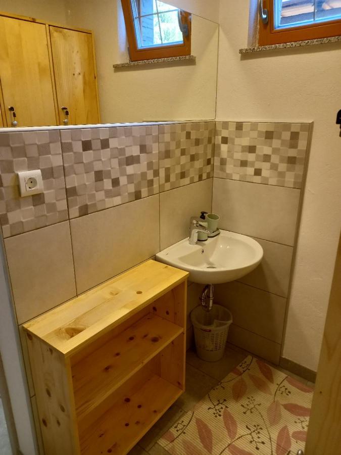 B&B Family Room Tubej Бохинь Экстерьер фото